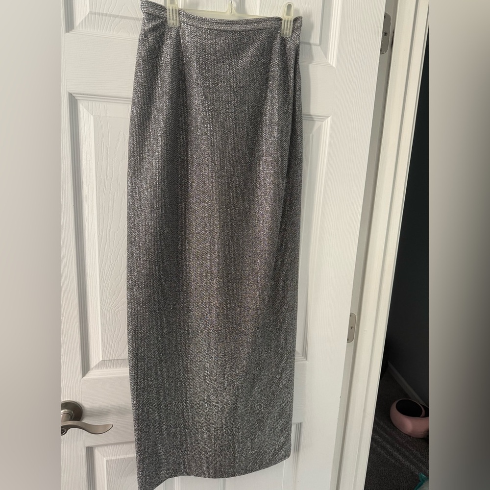 Vintage black & silver metallic straight floor length skirt size 2 Formal